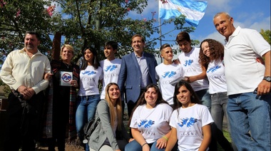 Garro participó en el homenaje a los caídos en Malvinas
