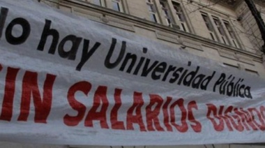 Los docentes universitarios iniciaron hoy un paro de 48 horas