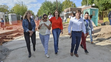 Vidal recorrió las obras de saneamiento de un arroyo en San Miguel