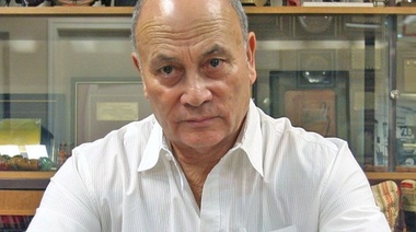 El partido del Momo Venegas está flojo de papeles