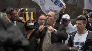 Gremios de la CGT marcharon contra los aumentos de tarifas