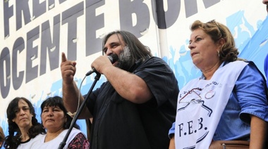 Iniciaron un paro docente porque no les depositaron los sueldos