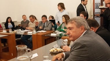 El massismo calificó de “vergonzosa” la presentación de Siciliano