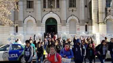 La Plata: Ante una amenaza de bomba, no evacuarán más las escuelas