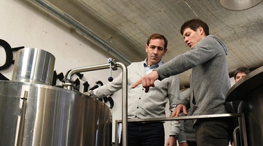 Garro presentó un proyecto para formalizar y promover la industria cervecera