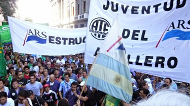 Trabajadores de Astillero Río Santiago volvieron a movilizar en La Plata