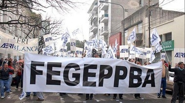 Los estatales bonaerenses reclaman reabrir las paritarias