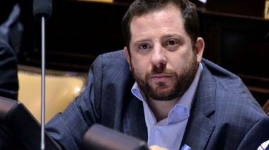 Ottavis pidió la renuncia a sus fueros y dijo que hace un año que no consume droga