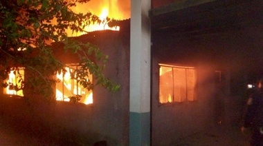 La Provincia confirmó que el incendio en la escuela de Moreno fue intencional