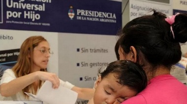 Otorgan un subsidio de $1.500 para los que cobran Asignación Universal