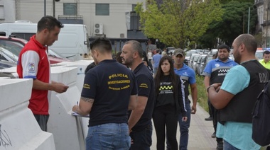 Detienen a tres “trapitos” por extorsionar y lucrar con el cuidado de autos