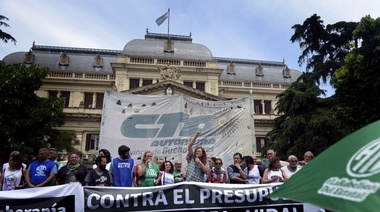 Los Gremios se movilizan en rechazo al Presupuesto bonaerense