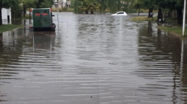 Un fuerte temporal dejó a Pehuajó bajo el agua