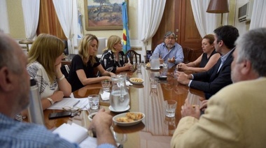 Ex Legisladores se suman al debate por el desdoblamiento de las elecciones