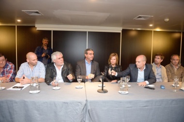 Los intendentes del peronismo le apuntaron a Vidal por el Pacto Fiscal