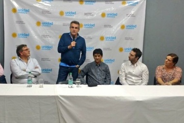 Rossi dice que los despidos son "política de Estado"