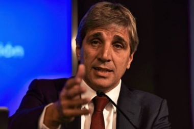 Caputo: "Este año no vamos a salir a tomar deuda en dólares ni en euros"