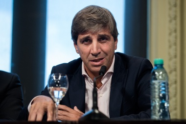 Para Caputo, el préstamo del FMI "es la mejor alternativa para todos los argentinos"