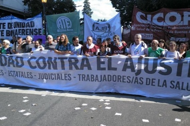 Estatales y docentes cobrarán el bono entre el 15 y el 20 de diciembre