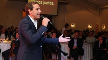 Garro anuló la circular que prohibía usar “polleras cortas”