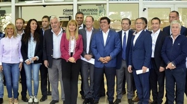 Intendentes peronistas presentarán un amparo para frenar los aumentos