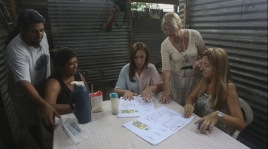 De campaña: Vidal se reunió con vecinos de Escobar y Pilar