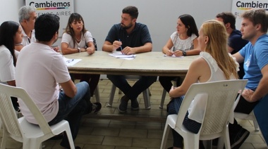 Lucas Delfino se reunió con la Mesa Distrital de Educación en Hurlingham