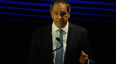 Denunciaron a Scioli por lavado de dinero