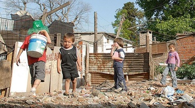 Según el informe de la UCA, la pobreza asciende al 31,3%