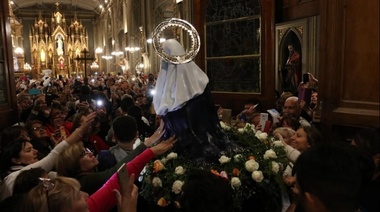 Entronizaron la imagen de la Virgen del Cerro de Salta en La Plata