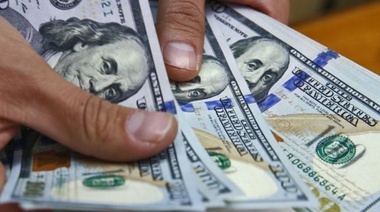 El dólar alcanzó un nuevo récord histórico y cerró a $43,67
