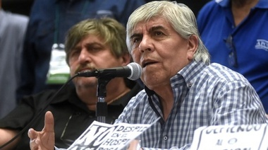 Hugo Moyano dijo que "no es serio" un paro del transporte en días feriados