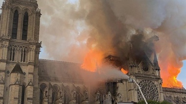Se incendió la Catedral de Notre Dame