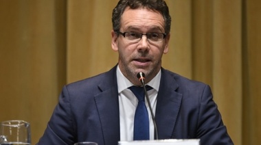 Para intentar frenar la suba del dólar, el Banco Central aumenta su intervención