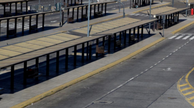 Por el paro de los trabajadores del transporte, no circulan colectivos, subtes y trenes