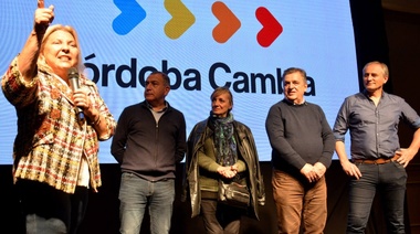 Junto a Negri, Carrió pidió perdón a los cordobeses por las "metidas de pata"