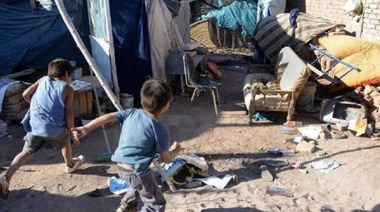 Según la UCA, la pobreza afecta al 51,7% de los niños y adolescentes del país