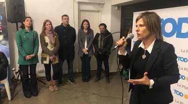 Saintout presentó su lista para disputar la interna del kirchnerismo en La Plata