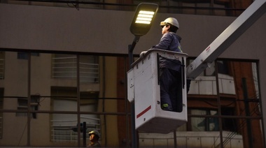 Comenzó la instalación de 20.000 nuevas luminarias LED en distintos puntos de La Plata
