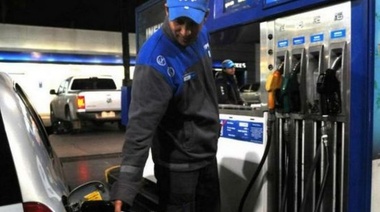 El Gobierno dejó para después de las PASO la nueva suba de las naftas