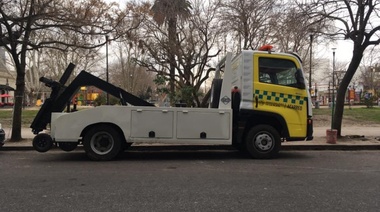 Llegaron las grúas de acarreo a la Ciudad de La Plata