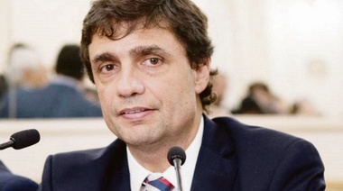 Lacunza afirmó que no se permitirá "una corrida irracional del dólar"