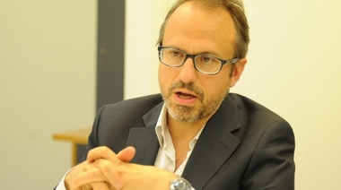 Valenzuela reconoció que "puede haber sido un error no desdoblar las elecciones"