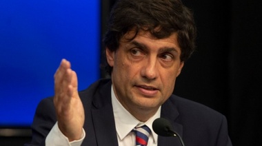 Lacunza dijo que "los ahorros de los argentinos están absolutamente disponibles"