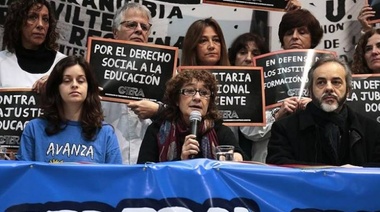 Se realiza el paro de la Ctera en repudio a la agresión sufrida en Chubut