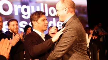 Axel Kicillof recorrió Lomas de Zamora junto a Martín Insaurralde