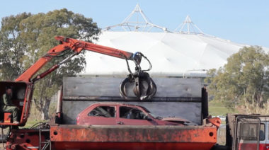 Avanza el plan de remoción de autos abandonados en la vía pública