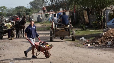 Según el Indec, la pobreza aumentó al 35,4% en el primer semestre de este año