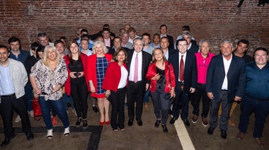 Alberto Fernández se reunió con 35 jefes comunales radicales de Córdoba