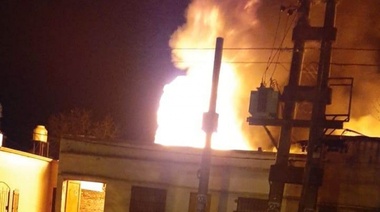 Se incendió el depósito de una casa de electrodomésticos en Olmos